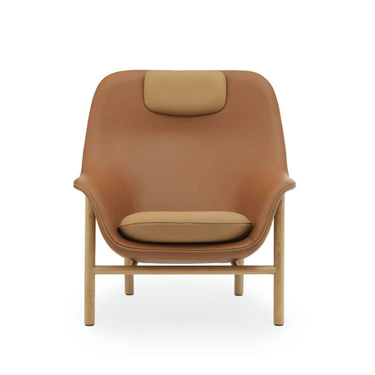Normann Copenhagen Drape Høj Lænestol - Elegant Komfort