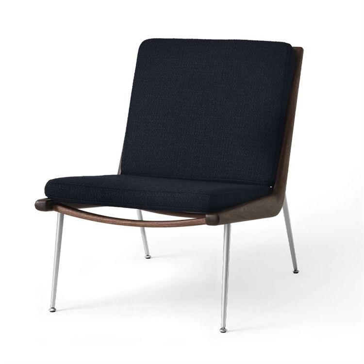 Andtradition Boomerang HM1 Loungestol i Valnød og Marine